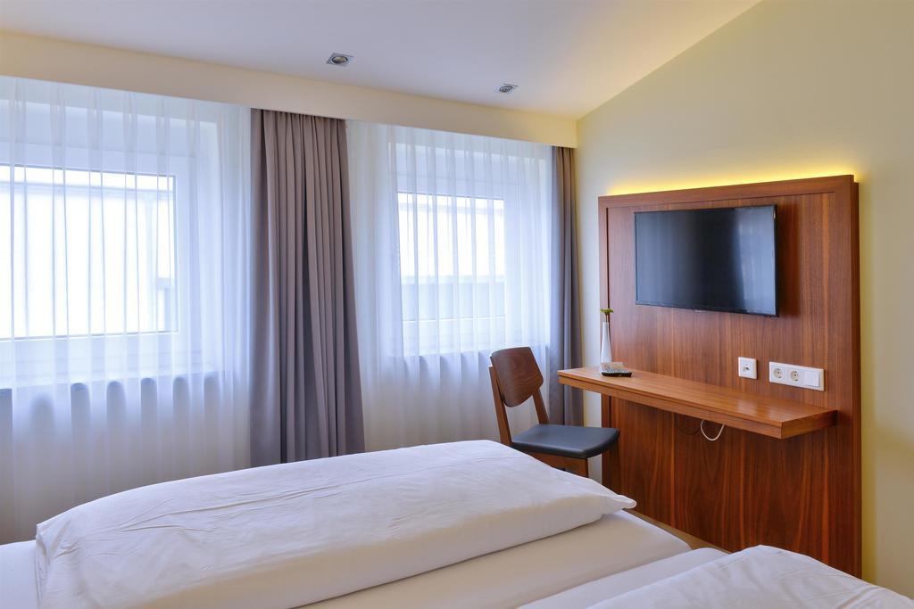 Hotel Apfelbaum Erding Exterior photo